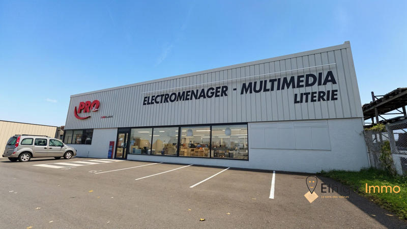 Local commercial - 839 m² - 6 pièces