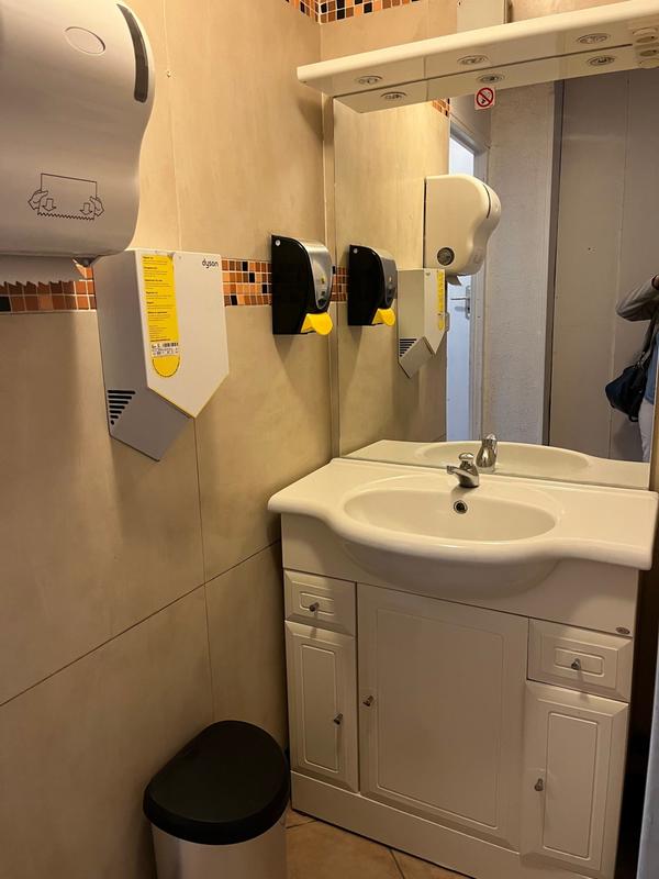 Fonds de commerce - Local commercial - 76 m²