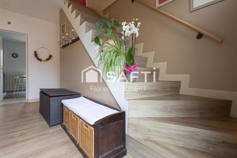 Maison - 182 m² - 9 pièces