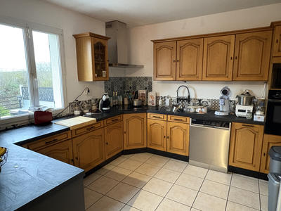 Maison - 98 m² - 6 pièces