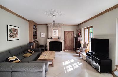 Maison - 185 m² - 8 pièces