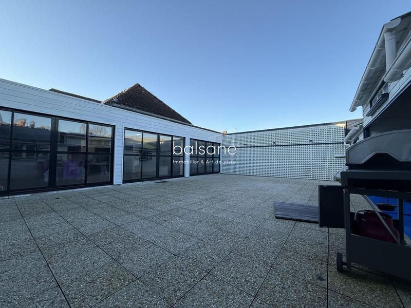 Loft - 242 m² - 6 pièces