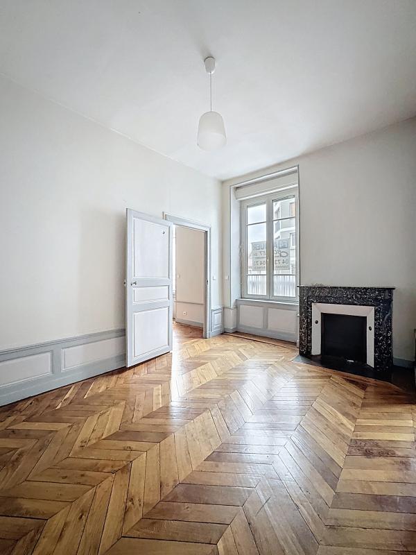 Appartement - 118 m² - 4 pièces