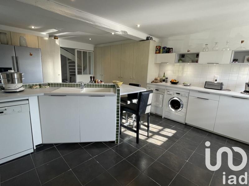 Maison - 221 m² - 8 pièces