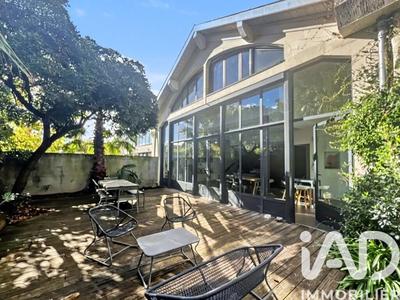 Maison - 225 m² - 7 pièces