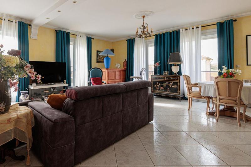 Maison - 200 m² - 6 pièces