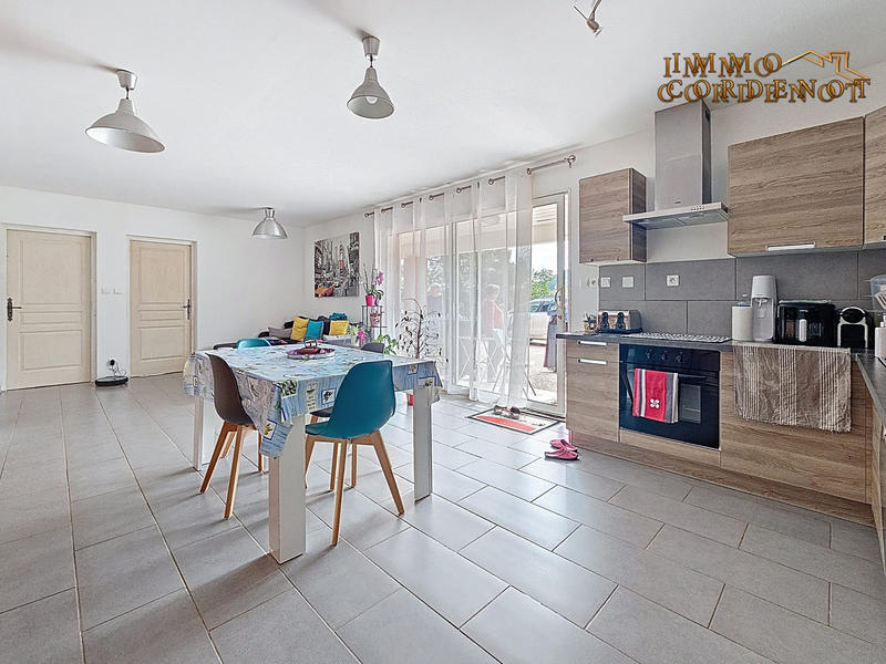 Villa - 200 m² - 6 pièces