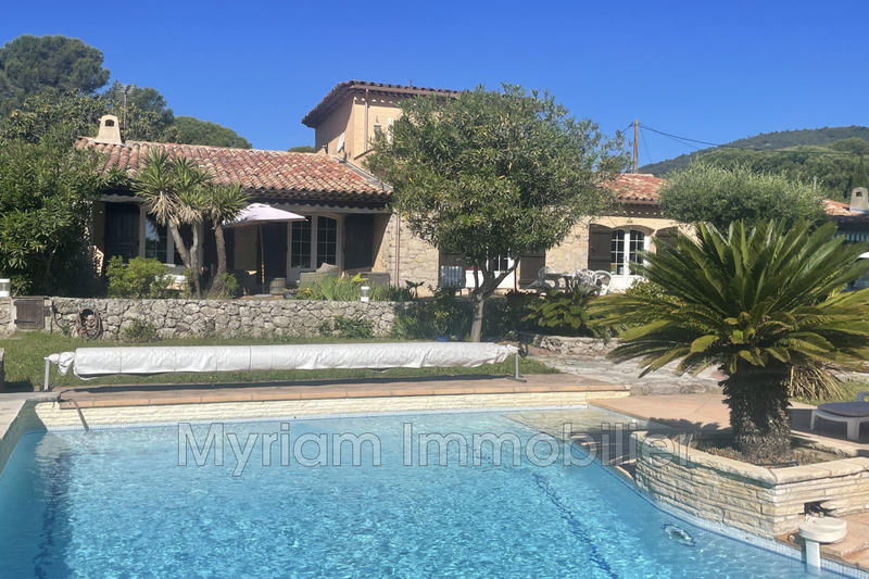 Mas - 195 m² - 5 pièces