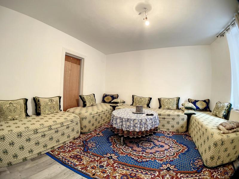 Maison - 221 m² - 8 pièces