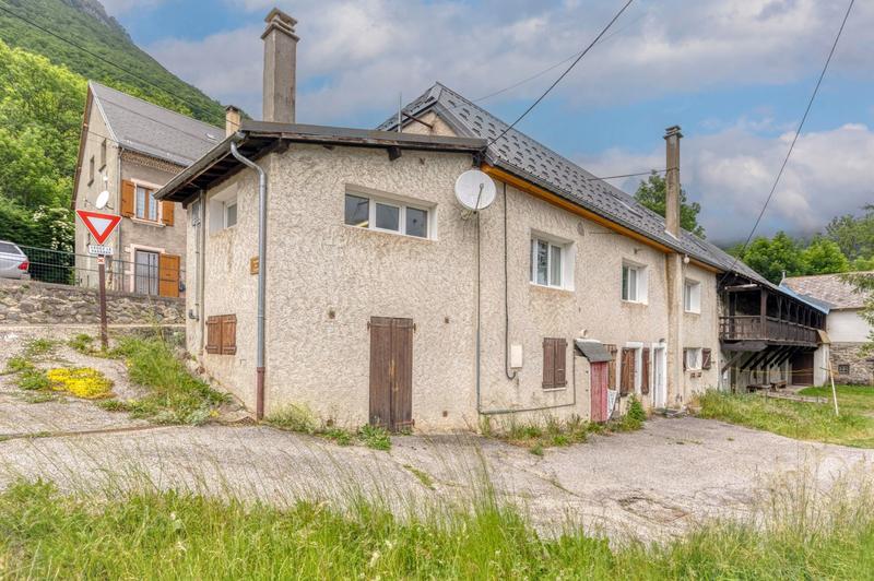 Maison - 191 m² - 6 pièces