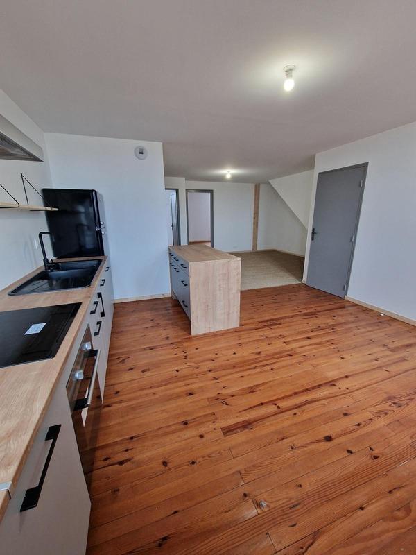 Maison - 850 m² - 35 pièces