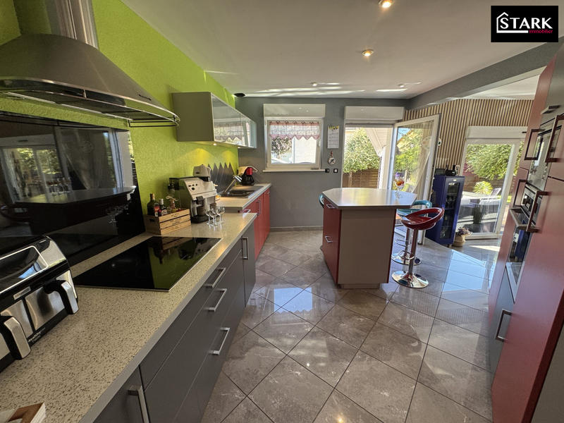 Maison - 182 m² - 7 pièces