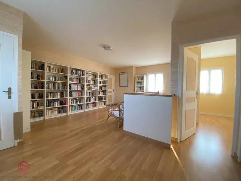 Maison - 215 m² - 5 pièces