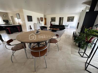 Maison - 146 m² - 4 pièces