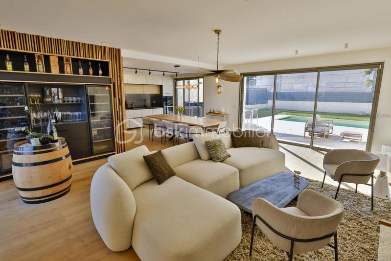 Maison - 153 m² - 6 pièces