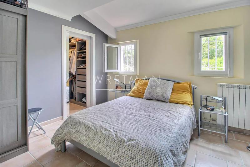 Villa - 199 m² - 10 pièces