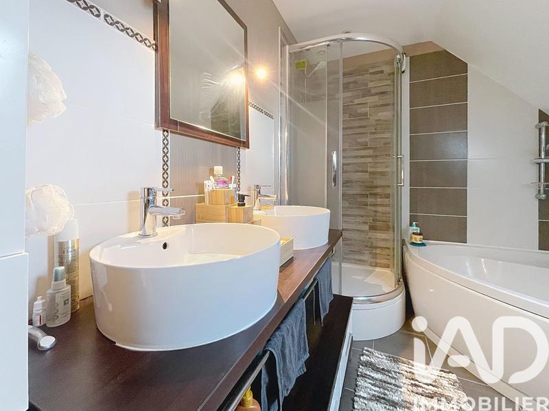 Maison - 137 m² - 5 pièces