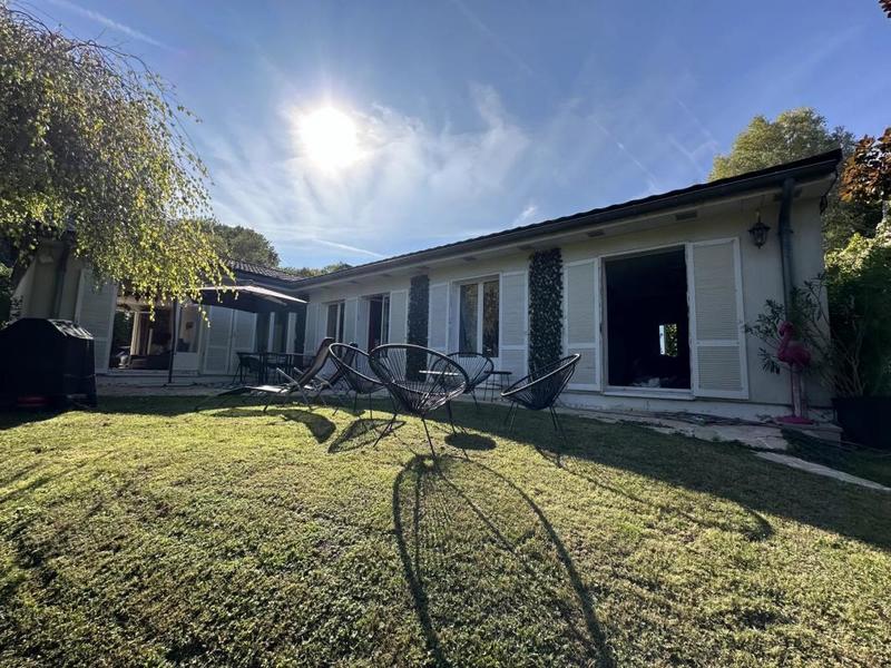 Maison - 170 m² - 8 pièces