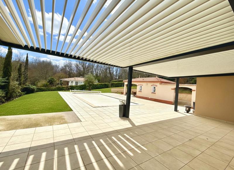 Villa - 219 m² - 7 pièces