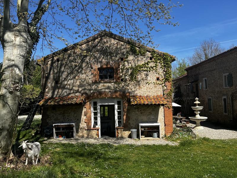 Maison de domaine - 570 m² - 20 pièces