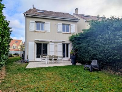 Maison - 122 m² - 5 pièces