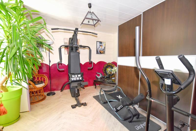 Maison - 200 m² - 8 pièces