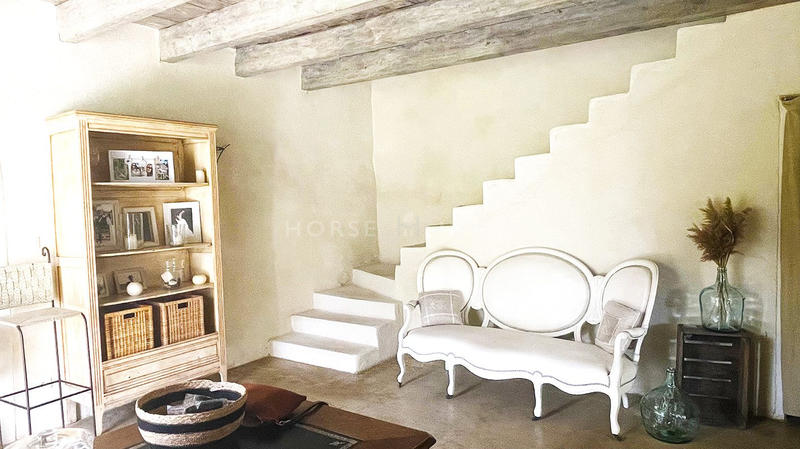 Maison - 260 m² - 11 pièces