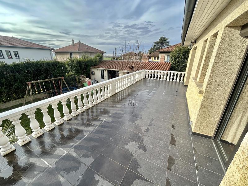 Maison - 182 m² - 7 pièces