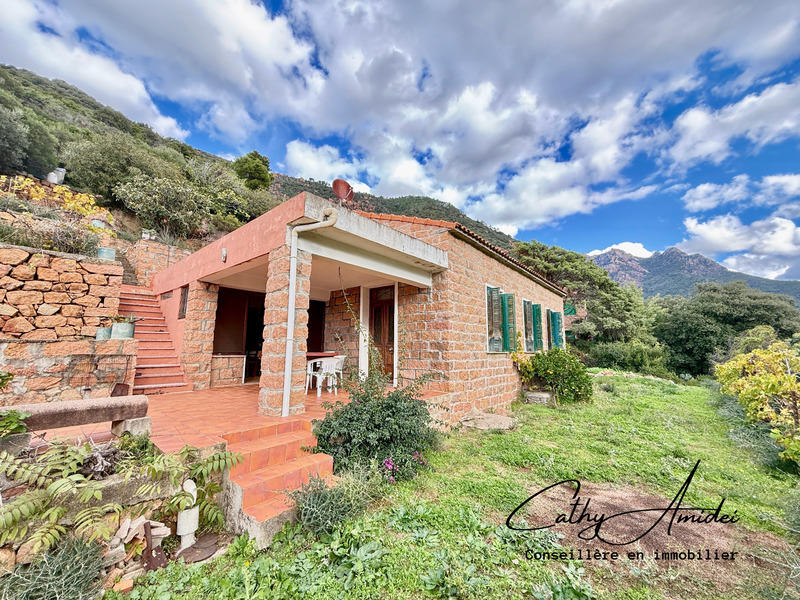 Maison - 96 m² - 4 pièces