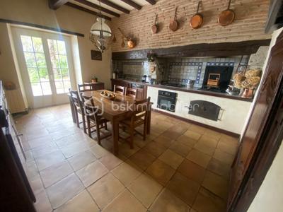 Maison en pierre - 230 m² - 7 pièces