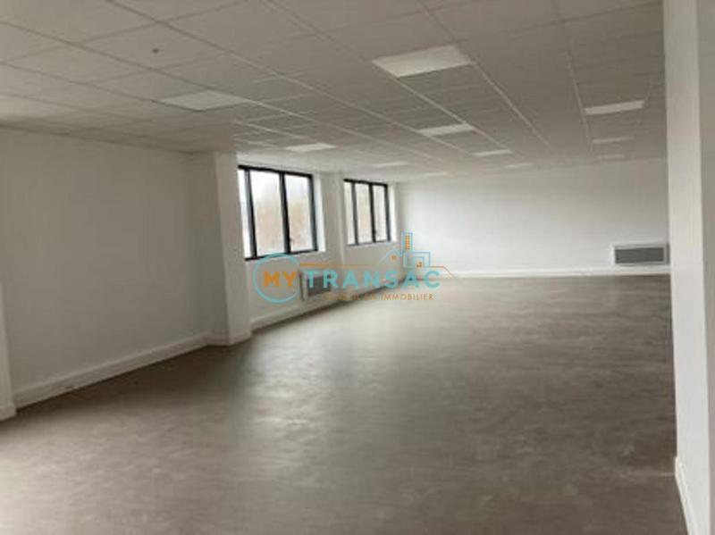 Local d'activité / Entrepôt - 218 m²