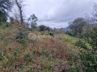 Terrain - 1 792 m²