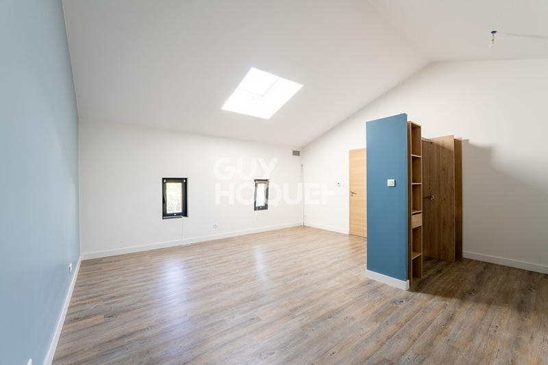 Maison - 276 m² - 8 pièces