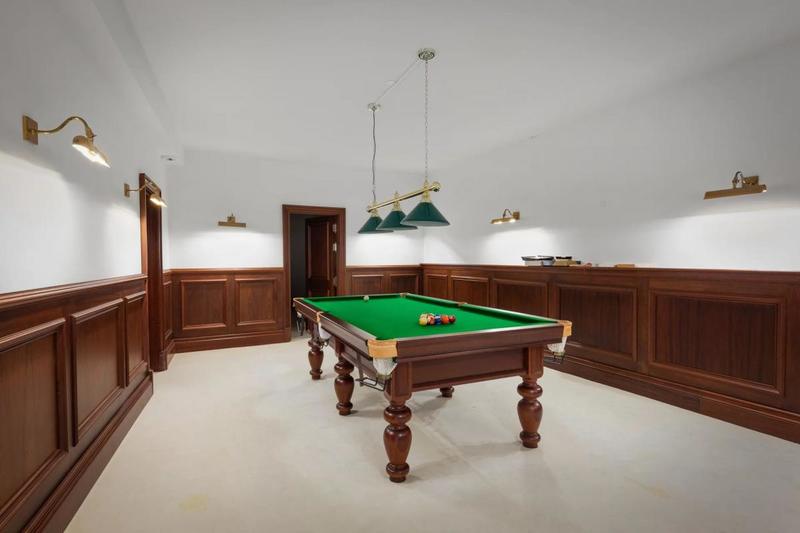 Villa - 596 m² - 13 pièces