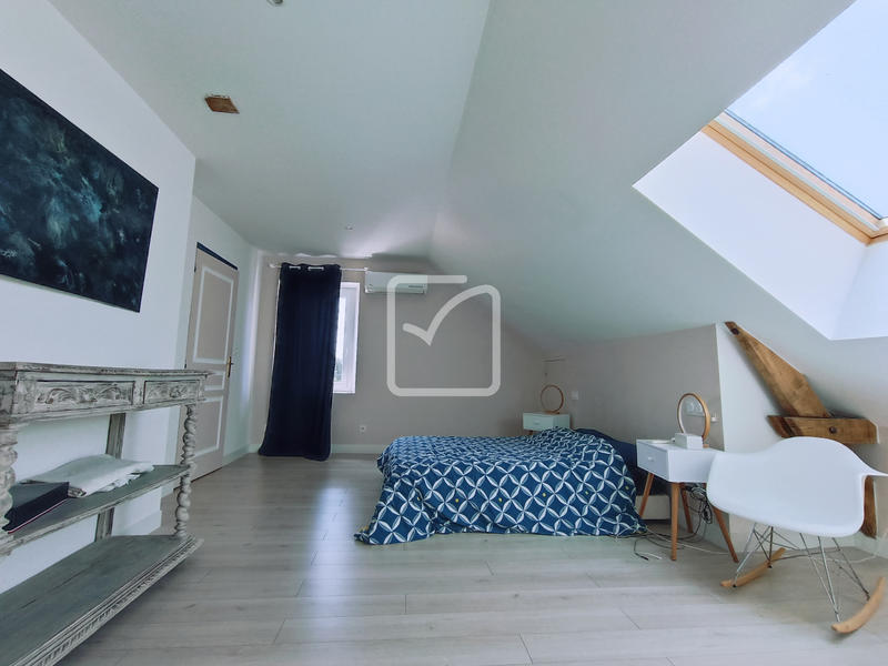 Maison - 203 m² - 6 pièces