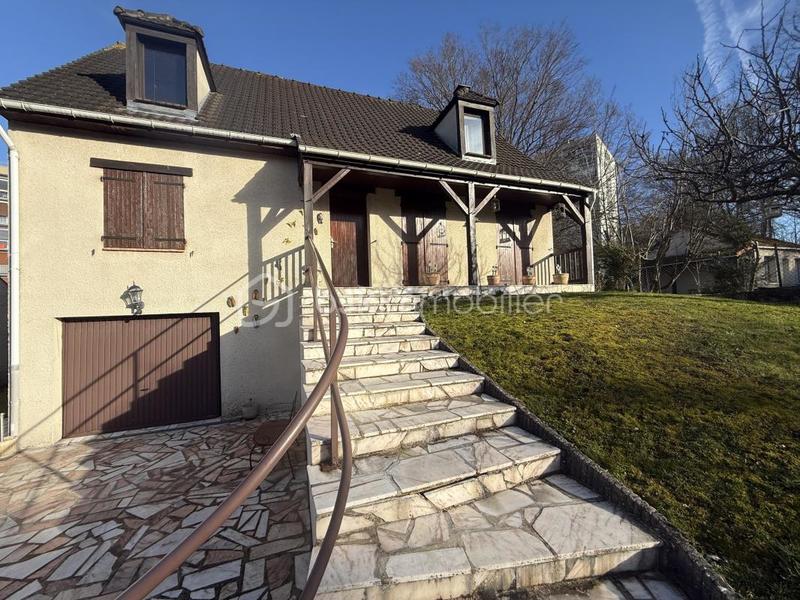 Maison - 123 m² - 7 pièces