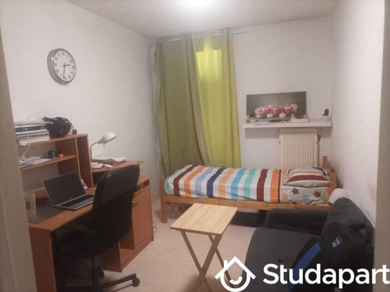 Chambre - 13 m² - 1 pièce