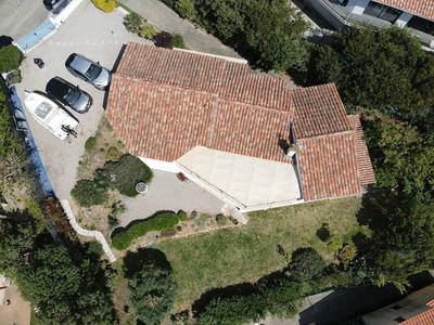 Maison - 210 m² - 7 pièces