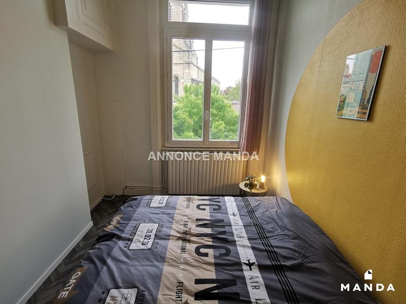 Chambre - 11 m² - 5 pièces