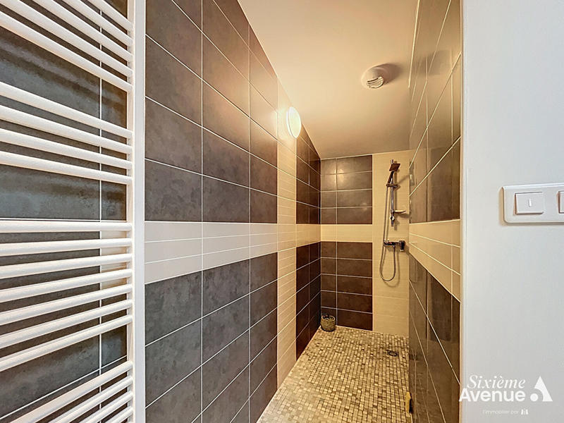 Maison - 307 m² - 8 pièces