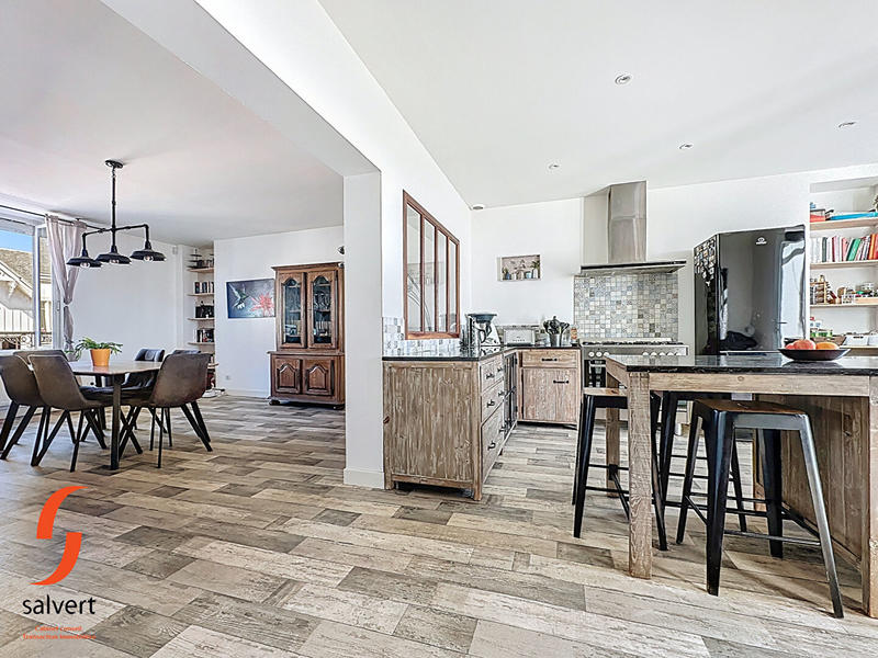 Maison - 140 m² - 5 pièces