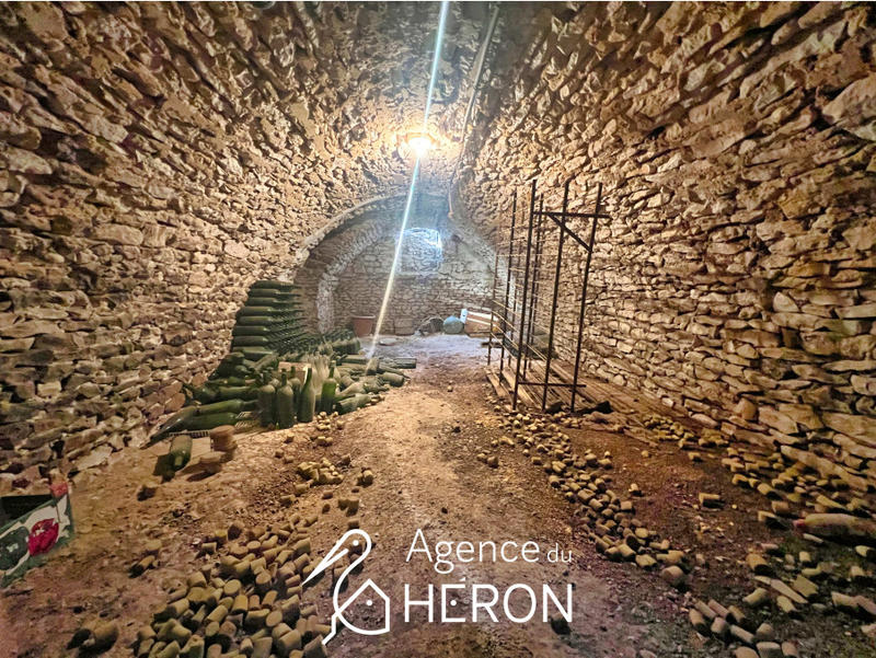 Maison - 216 m² - 7 pièces