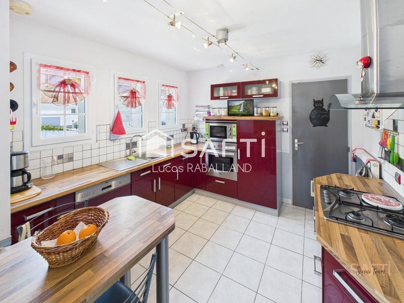 Maison - 95 m² - 5 pièces