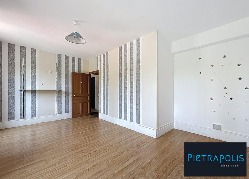 Maison ancienne - 408 m² - 5 pièces