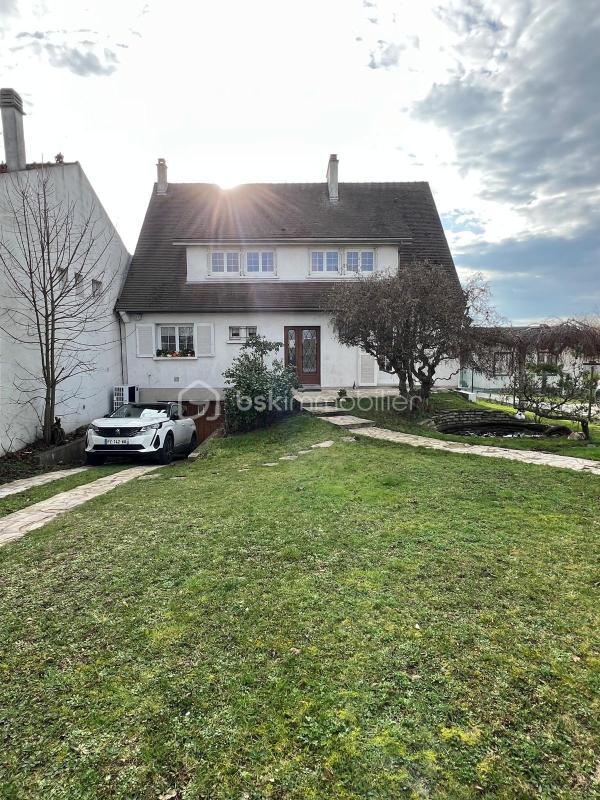 Maison - 170 m² - 8 pièces