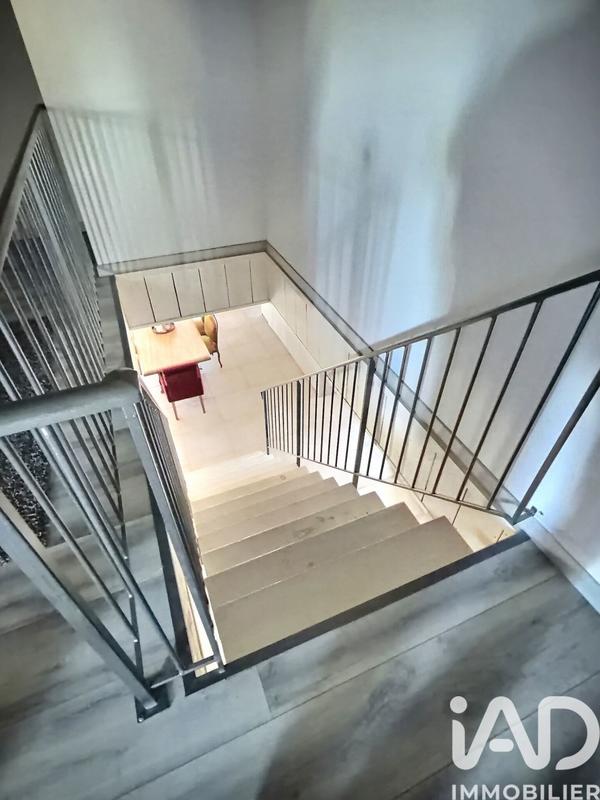 Maison - 305 m² - 10 pièces