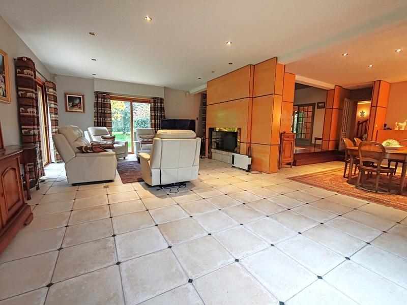 Demeure - 334 m² - 12 pièces