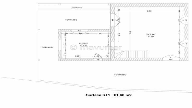Maison - 250 m² - 9 pièces