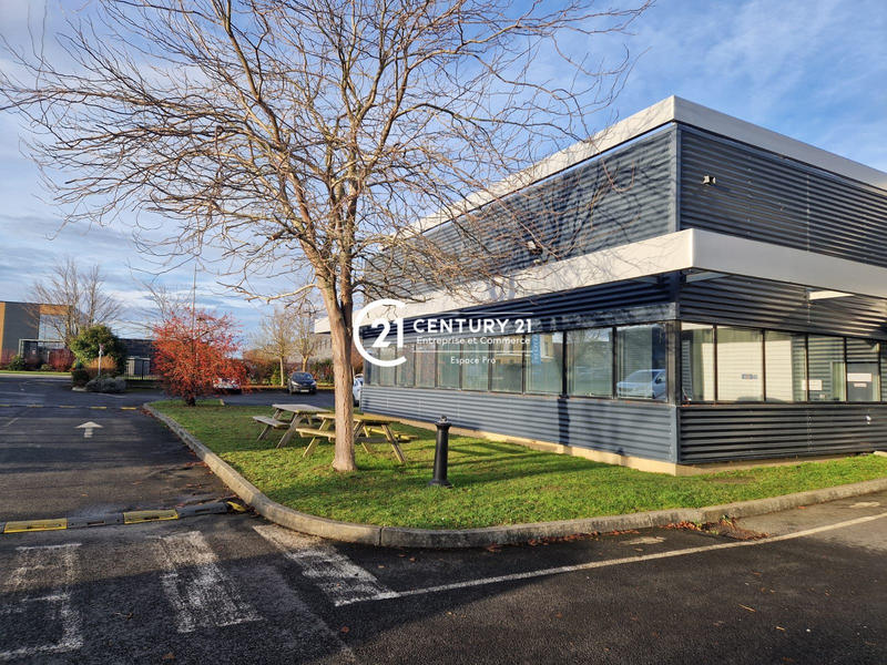 Entrepôt - 1 440 m²