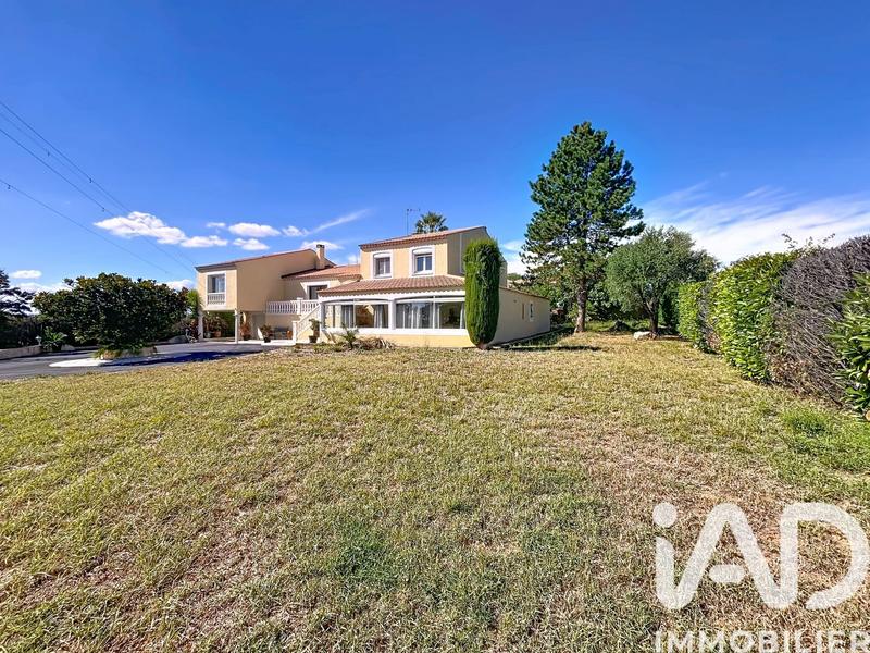 Maison - 240 m² - 5 pièces